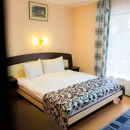Casa Maia Hotell Buşteni Exteriör bild