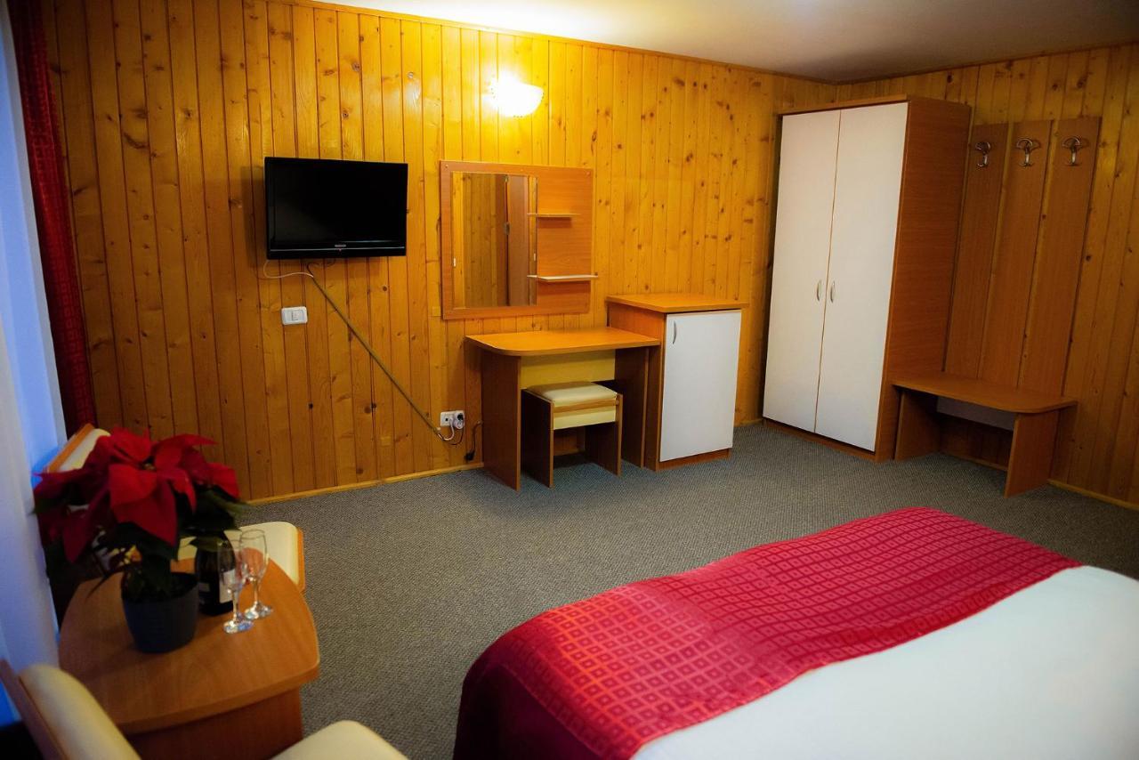 Casa Maia Hotell Buşteni Exteriör bild