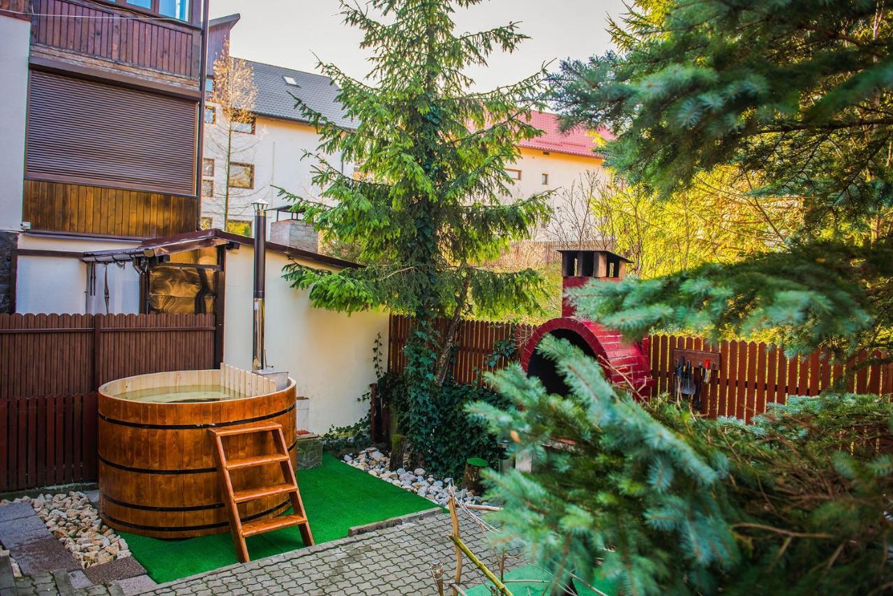 Casa Maia Hotell Buşteni Exteriör bild