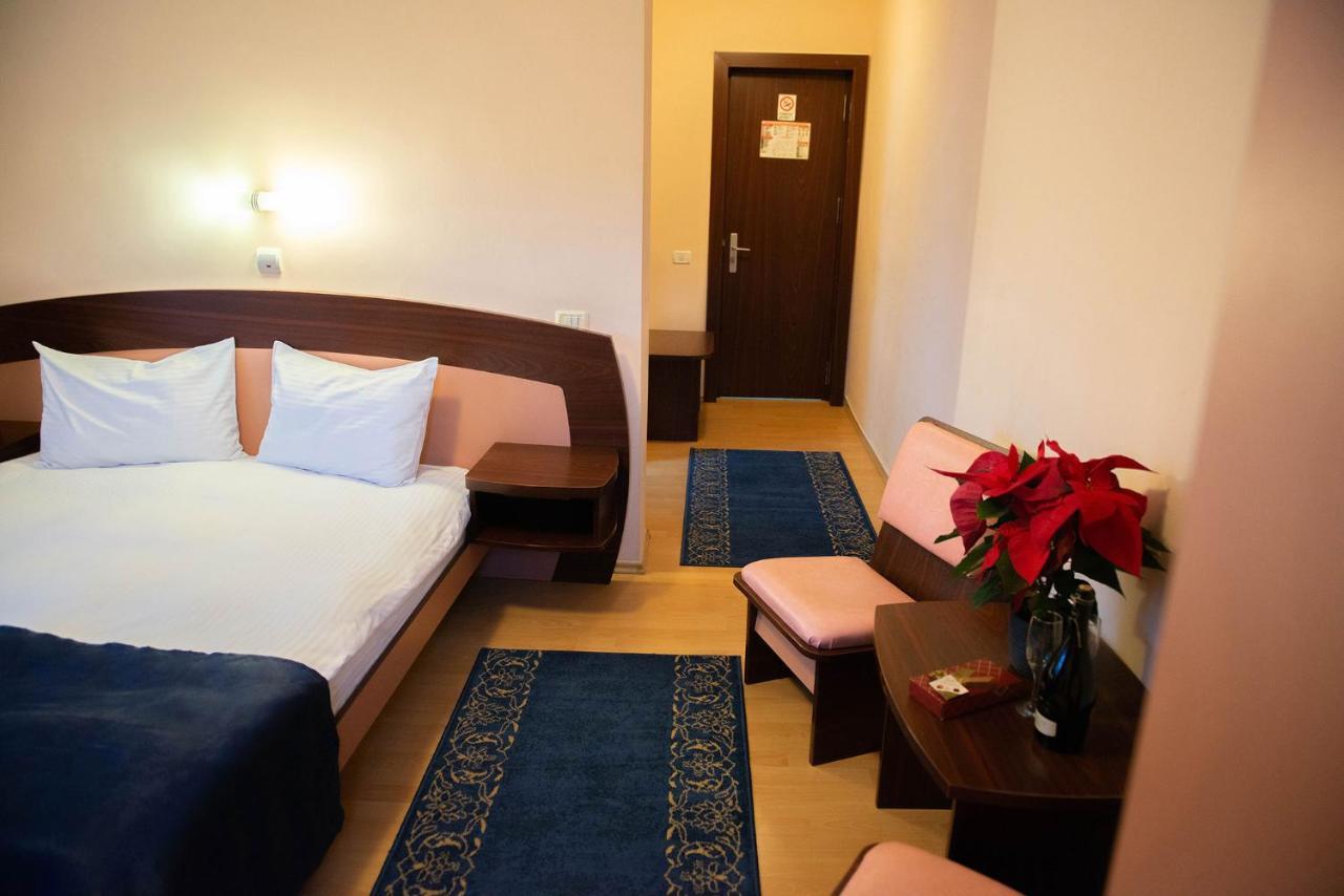 Casa Maia Hotell Buşteni Exteriör bild