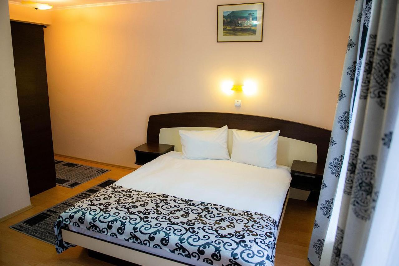 Casa Maia Hotell Buşteni Exteriör bild