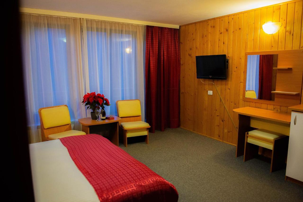 Casa Maia Hotell Buşteni Exteriör bild