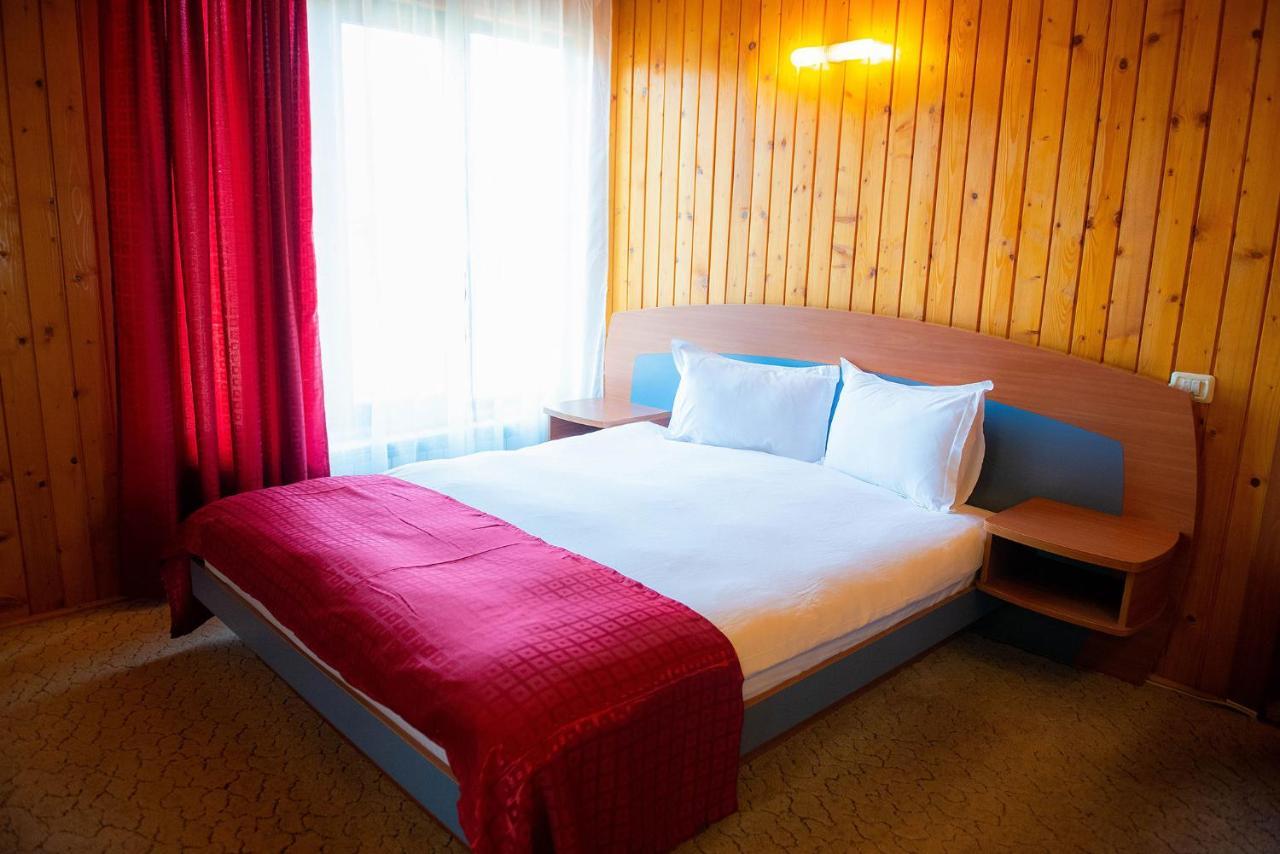 Casa Maia Hotell Buşteni Exteriör bild