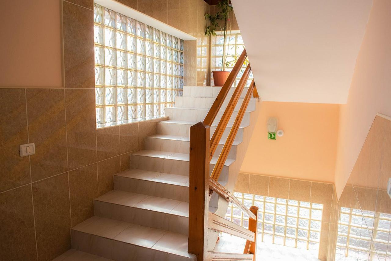 Casa Maia Hotell Buşteni Exteriör bild