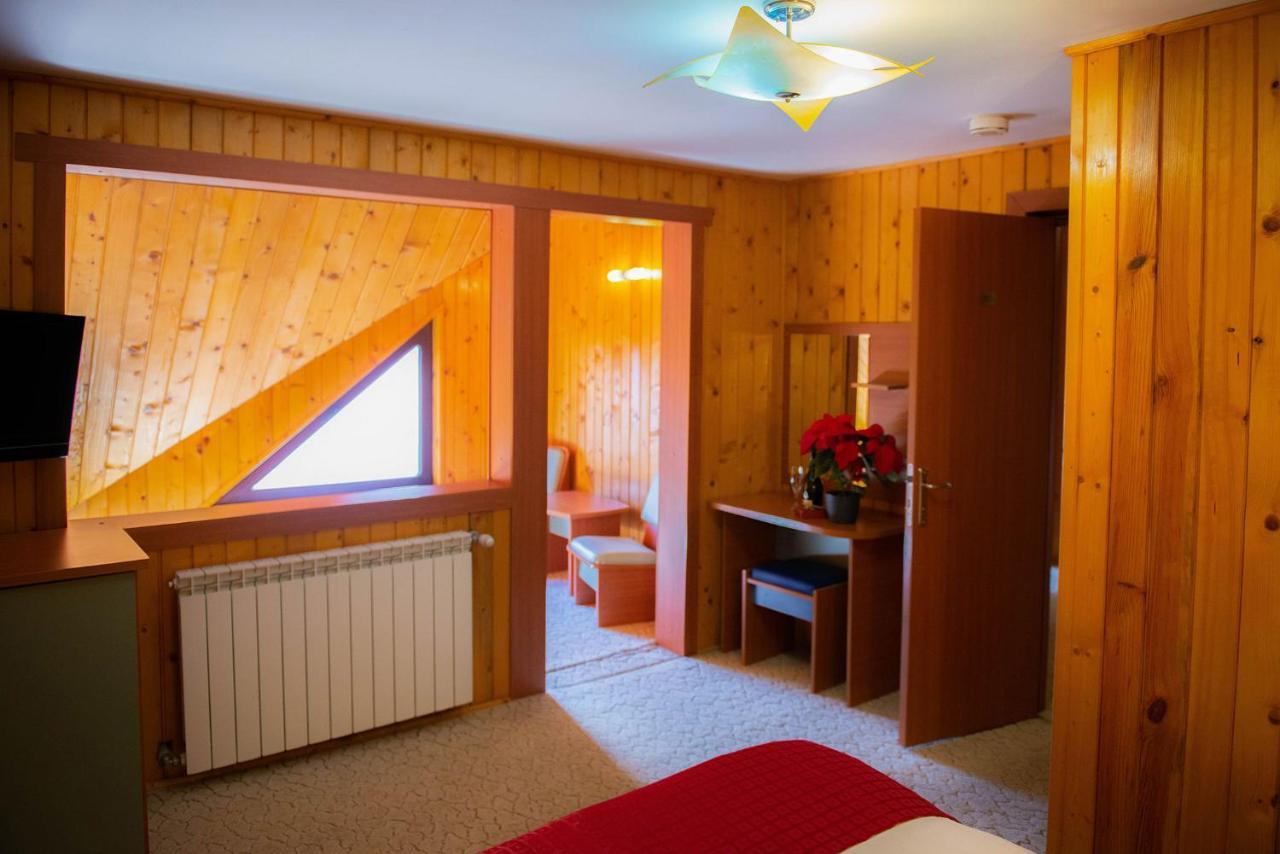 Casa Maia Hotell Buşteni Exteriör bild